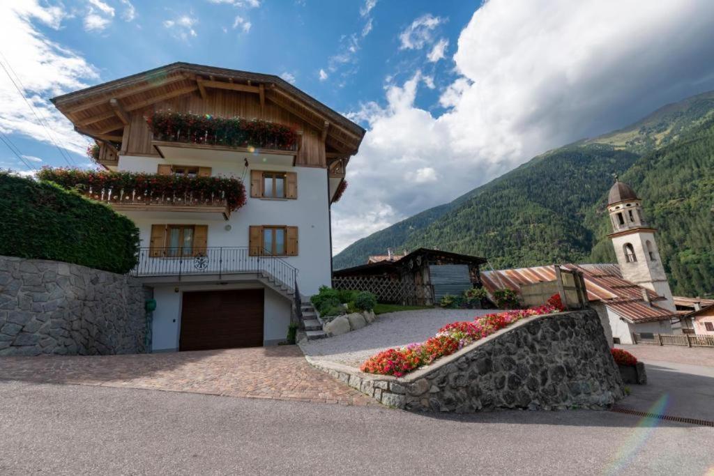 Appartamento Mansarda Patrizia E Franco Val Di Sole كوميزادورا المظهر الخارجي الصورة